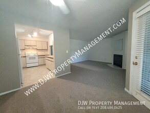 3695 S Gekeler Ln-Unit -14 in Boise, ID - Building Photo - Building Photo