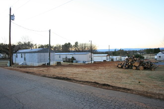 Suburban Valley in Morganton, NC - Building Photo - Building Photo