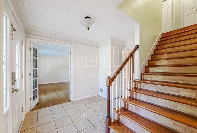 3609 Locust Cir E in Prospect, KY - Foto de edificio - Building Photo