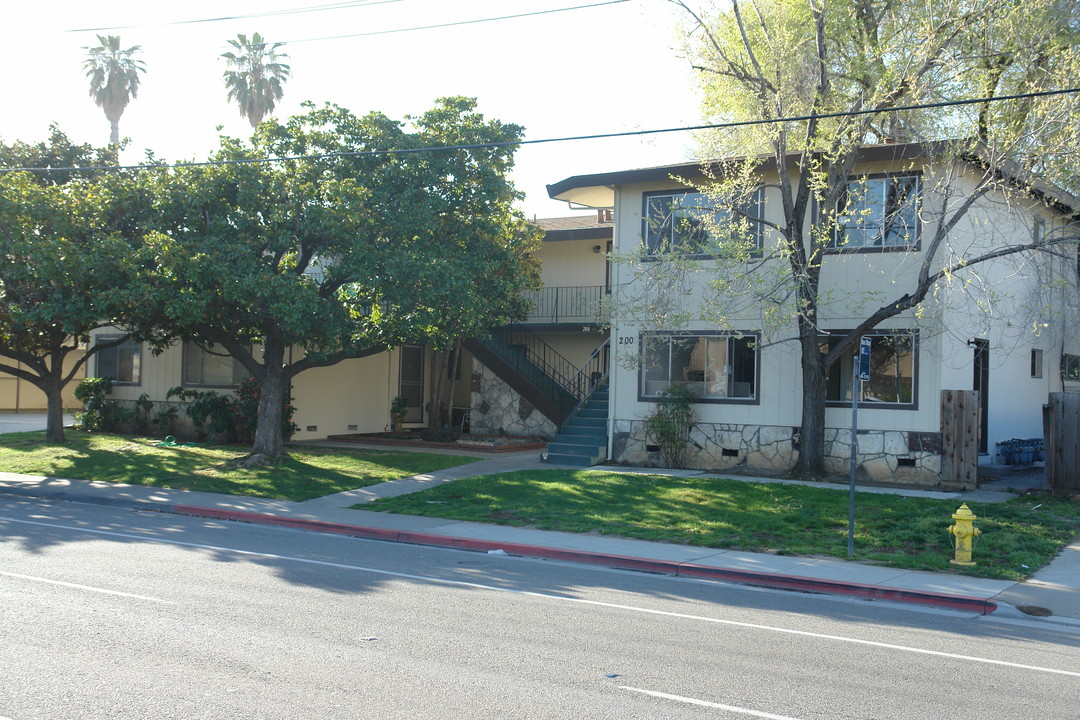 200 Hamilton Ave in Campbell, CA - Building Photo