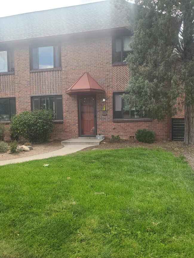 3339 N Harrison St in Denver, CO - Foto de edificio - Building Photo