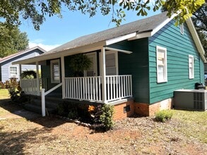 106 Lester Ave in Greenville, SC - Building Photo - Building Photo