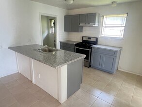 6723 Ridgeway Dr in Houston, TX - Building Photo - Building Photo