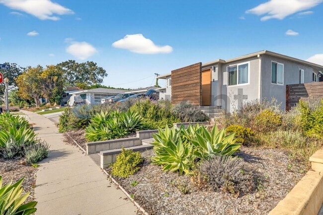 5775 W 74th St in Los Angeles, CA - Building Photo - Building Photo