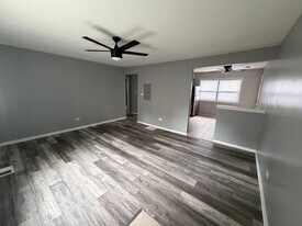 7611 S Laflin St in Chicago, IL - Building Photo