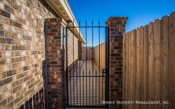 12007 Englewood Ave in Lubbock, TX - Building Photo - Building Photo