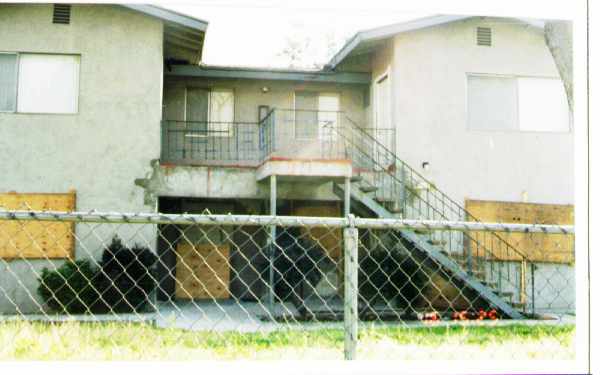 9453 Mills Ave in Montclair, CA - Building Photo