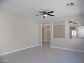 5536 Spruce Hill Ct in Las Vegas, NV - Building Photo - Building Photo