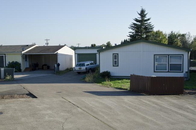 Dundee Hills Estates in Dundee, OR - Building Photo - Building Photo