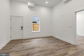 2214 N Front St in Philadelphia, PA - Foto de edificio - Building Photo