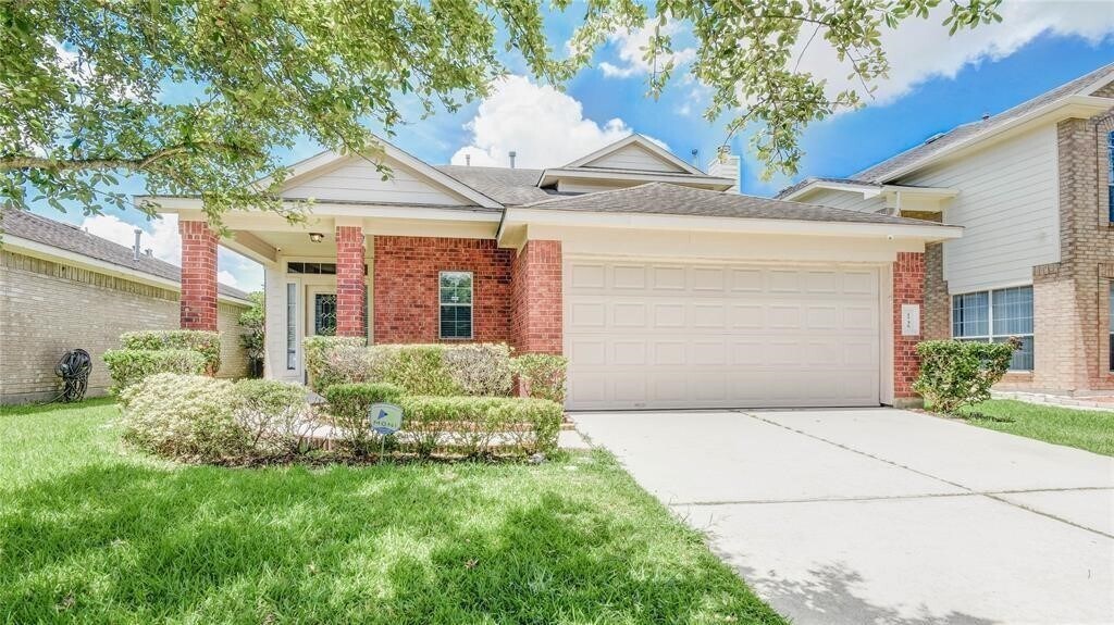 1735 Rock Ridge Dr in Houston, TX - Building Photo
