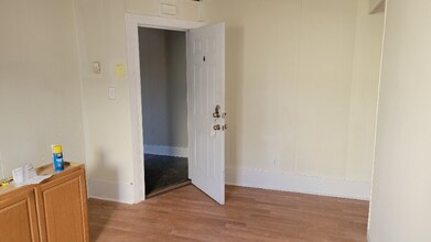 224 N 2nd St, Unit 4 in Millville, NJ - Building Photo - Building Photo