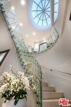 4533 Estrondo Dr in Los Angeles, CA - Building Photo - Building Photo