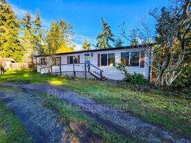 210 Daisy Ln in Sequim, WA - Building Photo