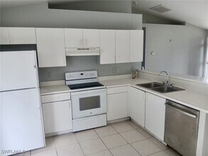 9204 Pennsylvania Ave in Bonita Springs, FL - Building Photo - Building Photo