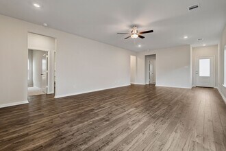 15834 Berry Hl Dr in Conroe, TX - Building Photo - Building Photo