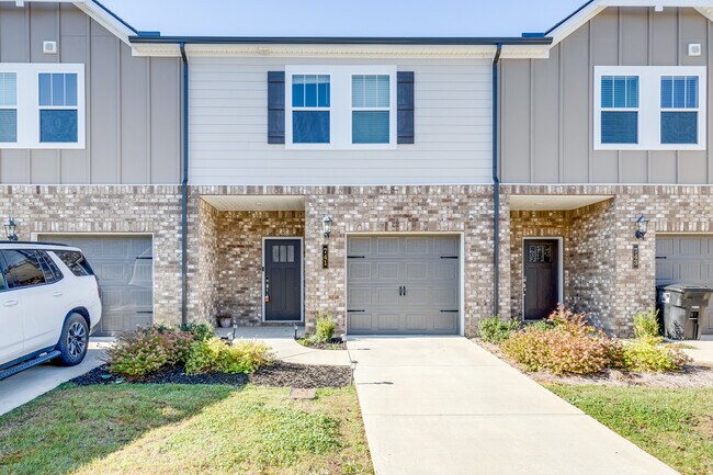 725 Pr Vw Dr in Columbia, TN - Building Photo - Building Photo