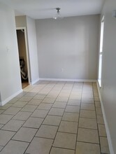 1644 Lake Calais Ct in Baton Rouge, LA - Foto de edificio - Building Photo