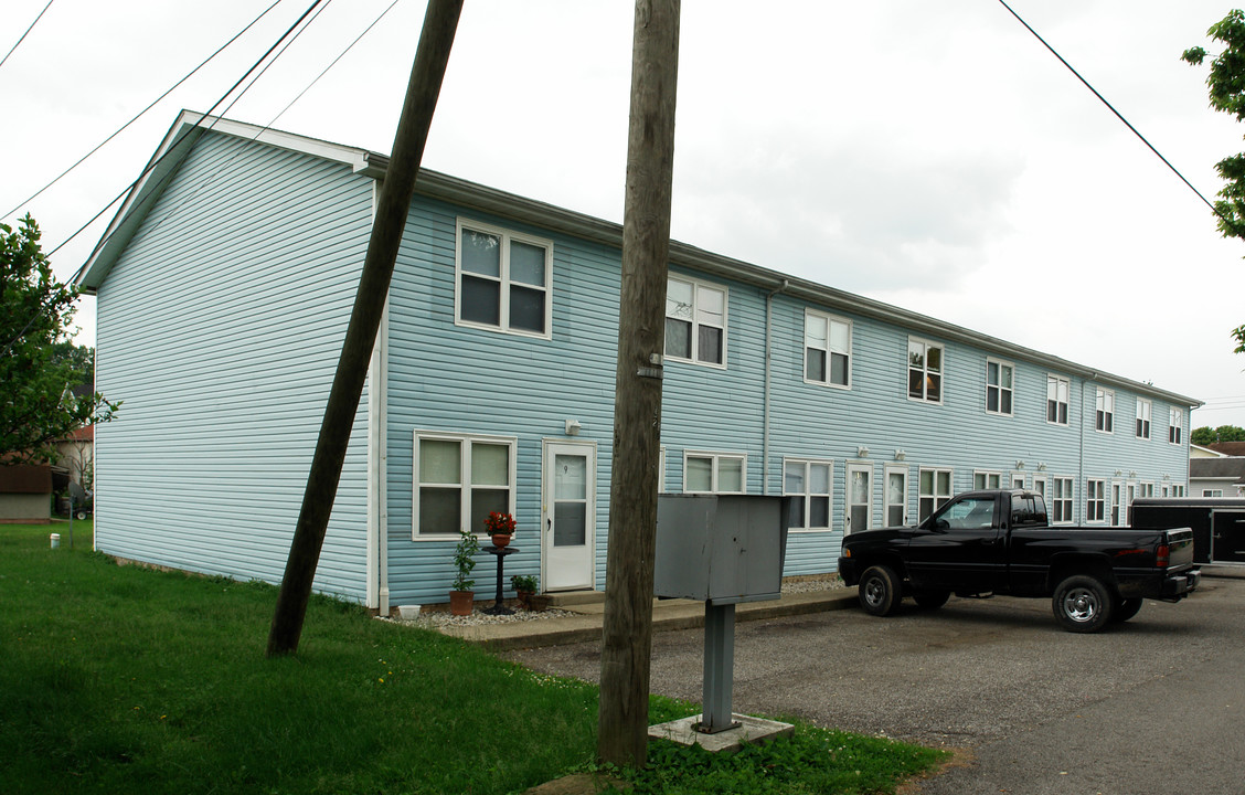 1-9 2nd St in Winfield, WV - Building Photo