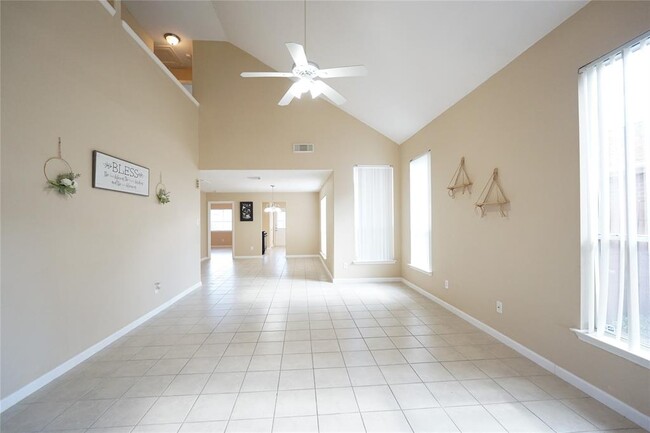 5534 Bear Paw Cir in Katy, TX - Foto de edificio - Building Photo