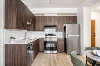 Stone West in Hamilton, ON - Building Photo - Building Photo