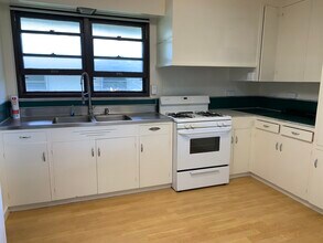 1025 Kalikimaka St in Honolulu, HI - Building Photo - Building Photo