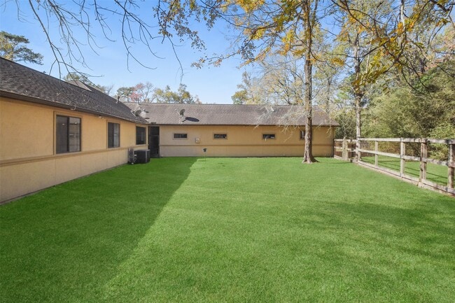 property at 5 Oak Crest Cir