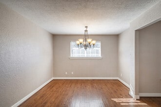 The Oaks at Hazel in Beaumont, TX - Building Photo - Interior Photo
