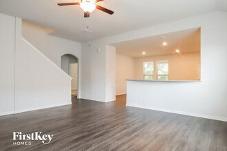 119 Lk Wy Cir in Anahuac, TX - Building Photo - Building Photo