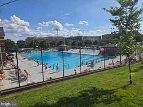 757 Girard St NW in Washington, DC - Foto de edificio - Building Photo
