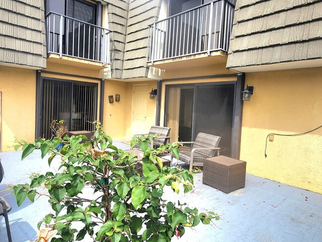 2214 22nd Way in West Palm Beach, FL - Foto de edificio - Building Photo