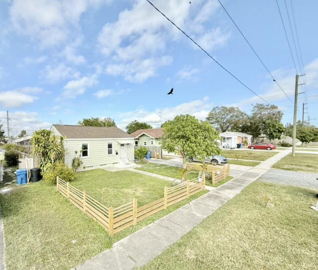 2845 17th Ave N in St. Petersburg, FL - Building Photo - Building Photo