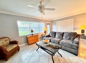 242 Coventry K in West Palm Beach, FL - Building Photo - Building Photo