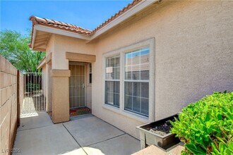 11125 Gateview Ln in Las Vegas, NV - Building Photo - Building Photo