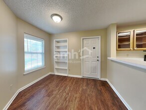 325 Willow Green Dr in Orange Park, FL - Building Photo - Building Photo