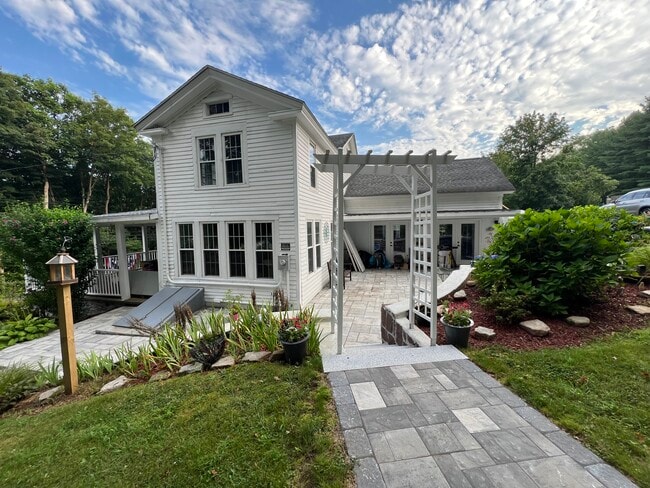 property at 1050 Clintonville Rd