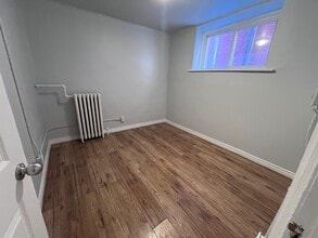 959 Main St E in Hamilton, ON - Building Photo - Building Photo