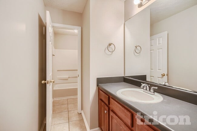 5005 Eagle Creek Dr in Charlotte, NC - Building Photo - Building Photo