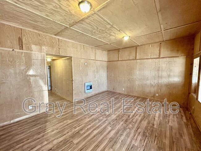 104 W Main in Asher, OK - Foto de edificio - Building Photo