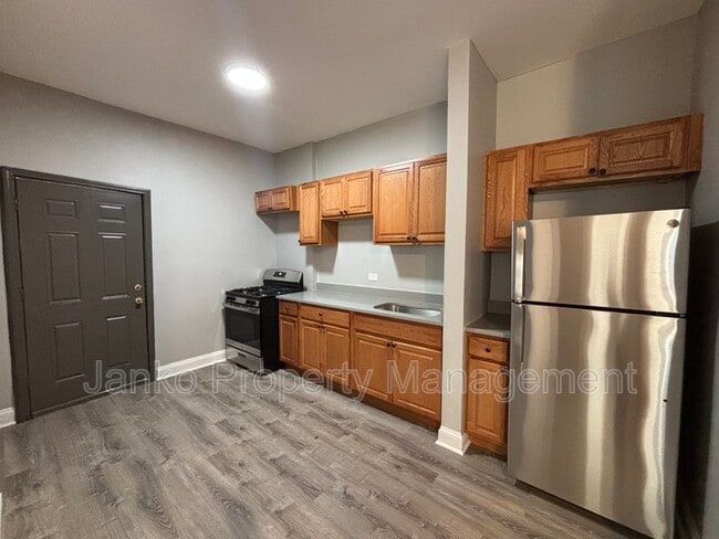 property at 6930 S Wabash Ave