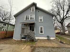 619-621 Oakhill Ave in Jackson, MI - Building Photo - Building Photo