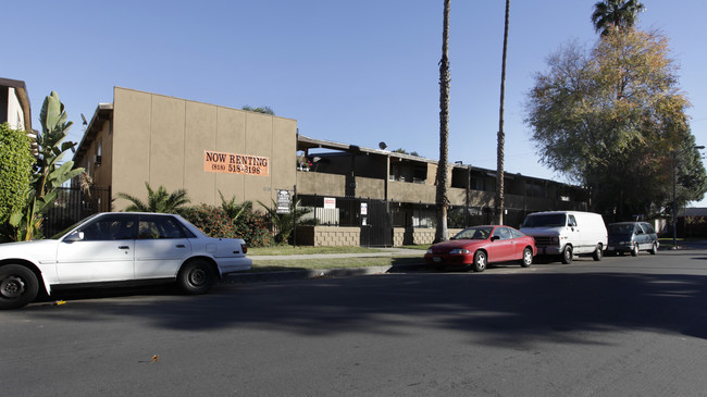 6700 Laurelgrove Ave in North Hollywood, CA - Building Photo - Building Photo