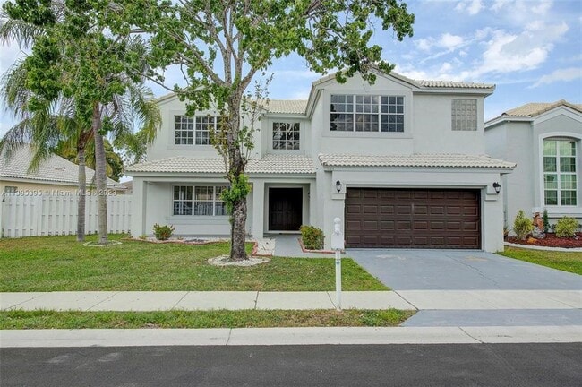1127 SW 104th Way in Pembroke Pines, FL - Building Photo - Building Photo