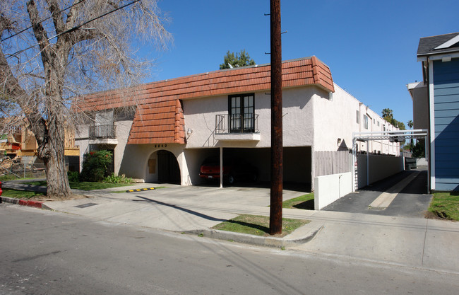 6640 Sylmar Ave in Van Nuys, CA - Building Photo - Building Photo