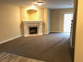 Townhomes of Oak Valley in Platte City, MO - Building Photo