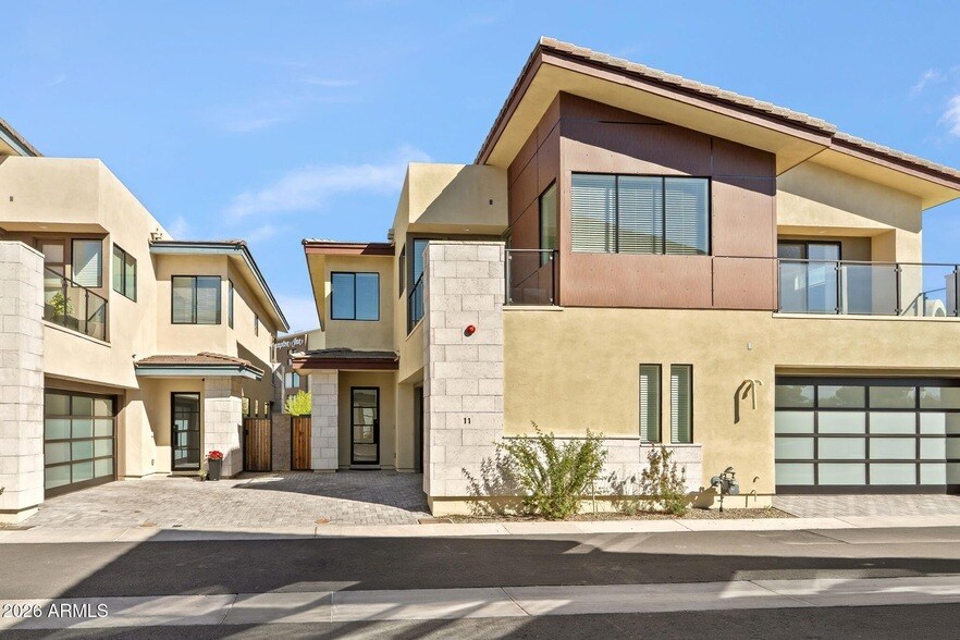 1 Easy St in Carefree, AZ - Building Photo