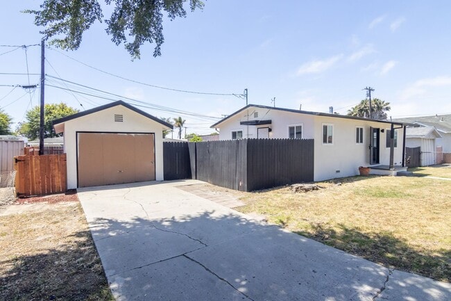 2936-2966 Sherwin Ave in Ventura, CA - Building Photo - Building Photo