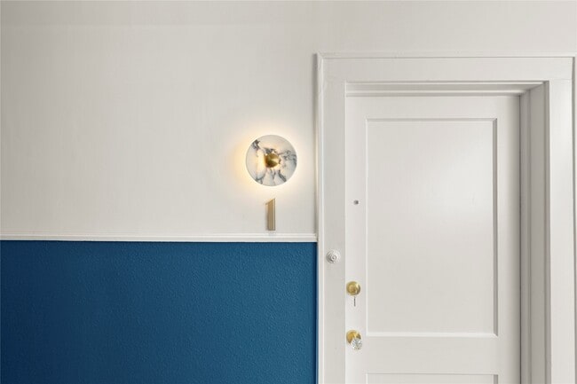 property at 808 Sul Ross St