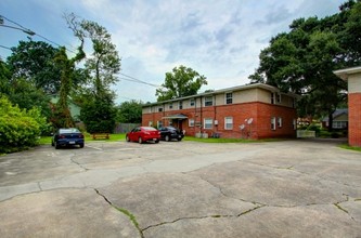 1-3 W 52nd St in Savannah, GA - Foto de edificio - Building Photo