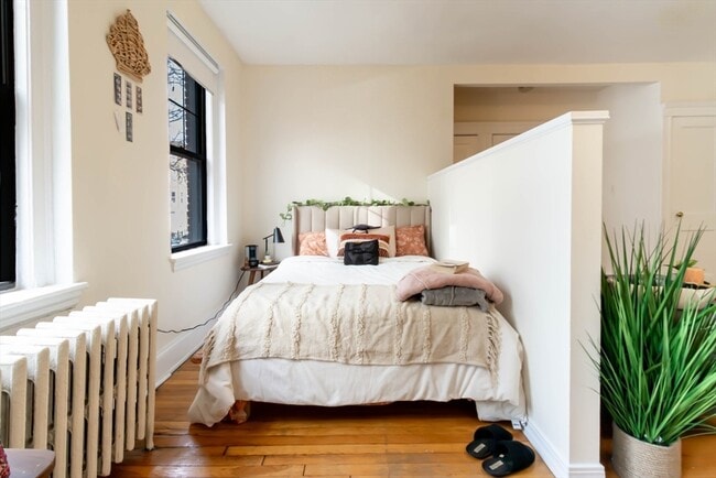 70 Queensberry St, Unit 205 in Boston, MA - Building Photo - Building Photo